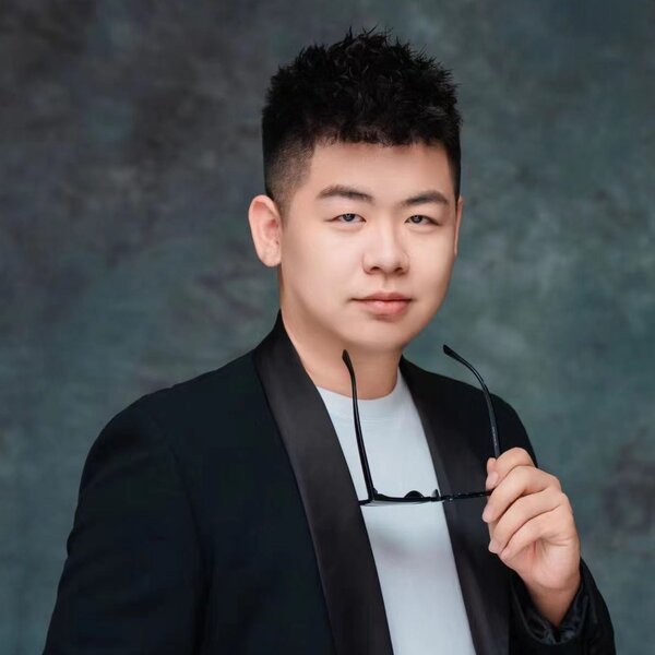 Portrait of Junze Zhao